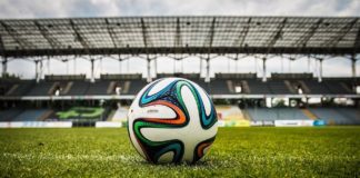 18-latek, rudović, na testach, w Anglii, kontraktem